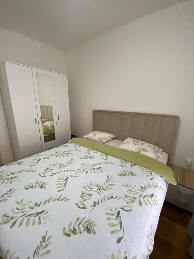 Apartamento Falcon Banja Luka Exterior foto